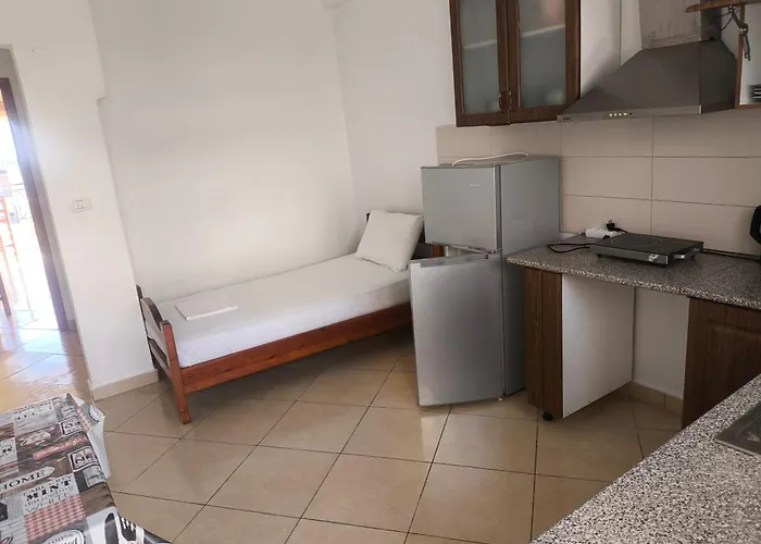 Center Hotel Pirro