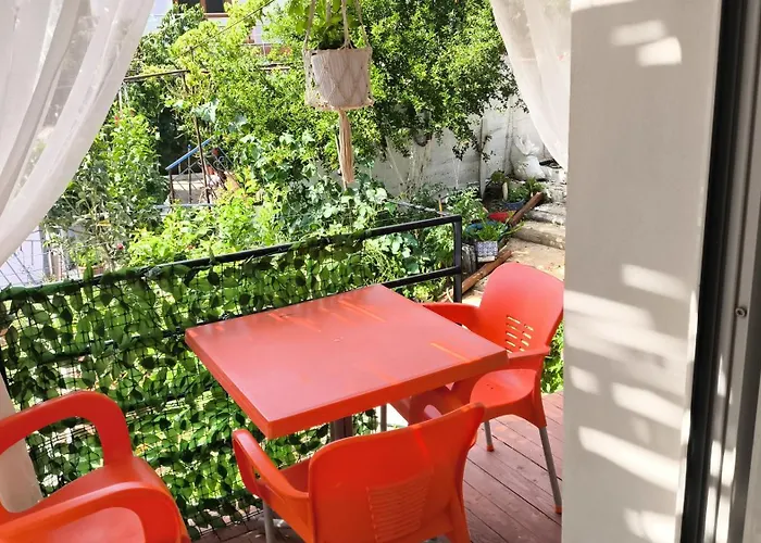 Center Hotel Pirro