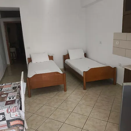 Center Hotel Pirro Himare Room photo