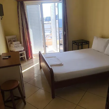 Center Hotel Pirro Himare Room photo