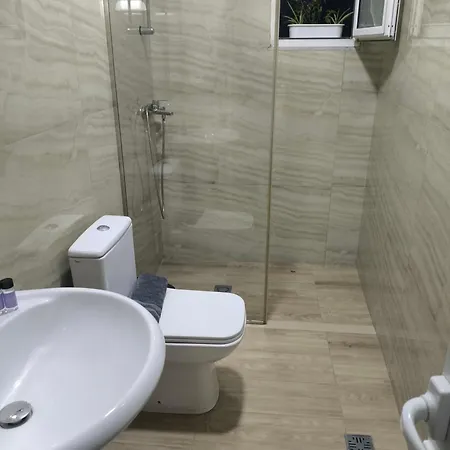 Center Hotel Pirro Himare Room photo