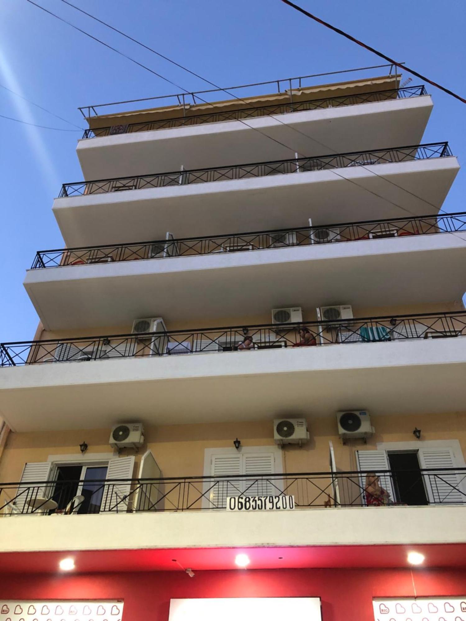 Center Pirro Himare